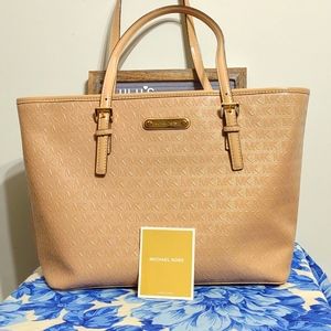 BEAUTIFUL PALE PINK MICHAEL KORS TOTE IN EUC!!